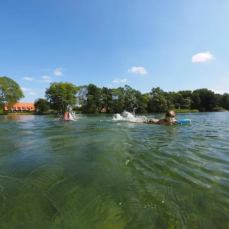 Seegang Mit Eingezaeuntem Grundstueck