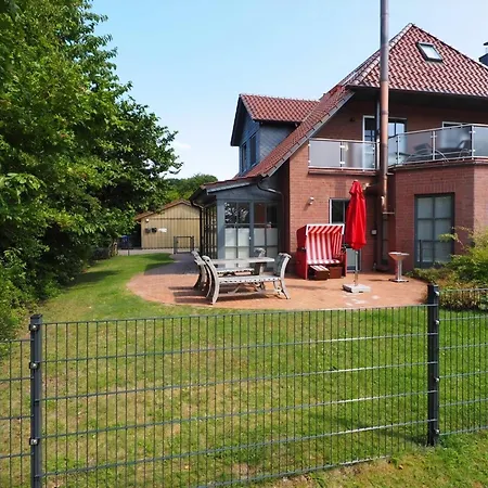 Seegang Mit Eingezaeuntem Grundstueck * Flessenow